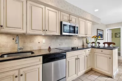 37 Woodland Drive, Roslyn, NY 11576 - Photo 11