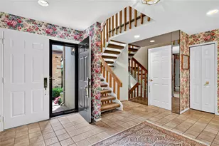 37 Woodland Dr, Roslyn, NY 11576 - Photo 7