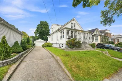 860 Hollywood Avenue, Bronx, NY 10465 - Photo 1