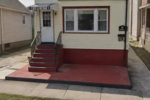 18 Van Riper St, New York, NY 10302 - Photo 1