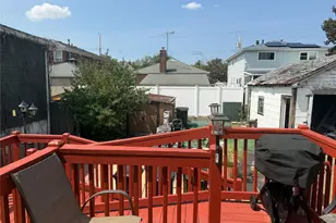 18 Van Riper St, New York, NY 10302 - Photo 7