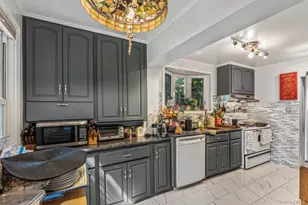 20 Huron Rd, Floral Park, NY 11001 - Photo 5