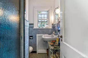 20 Huron Rd, Floral Park, NY 11001 - Photo 11
