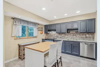 6 North Avenue, Smithtown, NY 11787 - Photo 13