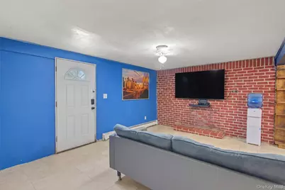 45 Massachusetts Avenue, Bay Shore, NY 11706 - Photo 15