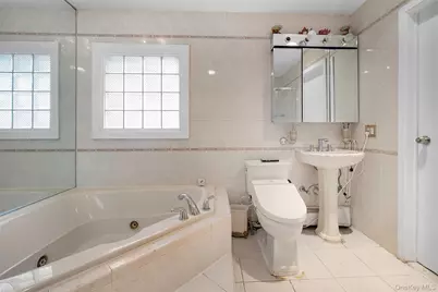 868 Spring Avenue, Uniondale, NY 11553 - Photo 27