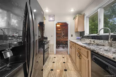 868 Spring Avenue, Uniondale, NY 11553 - Photo 21