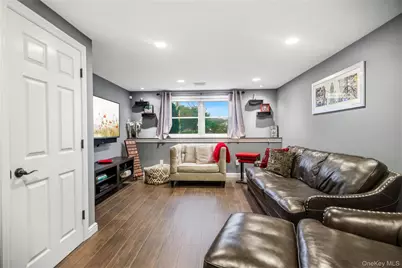 118 Chester Avenue, Massapequa Park, NY 11762 - Photo 39