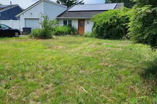 26 Narragansett Ave, Medford, NY 11763 - Photo 3