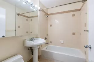 4-74 48th Ave, Long Island City, NY 11109 - Photo 5