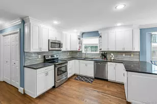 61 Washington Heights Ave, Hampton Bays, NY 11946 - Photo 5