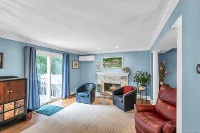61 Washington Heights Avenue, Hampton Bays, NY 11946 - Photo 9