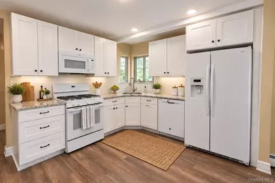 25 Dellmarie Lane, Nesconset, NY 11767 - Photo 11