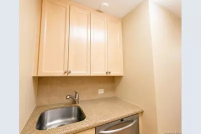 27110 Grand Central Parkway #15Q, Floral Park, NY 11005 - Photo 9