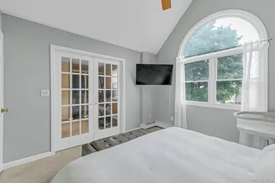 21 Hampton Avenue, Albertson, NY 11507 - Photo 15