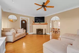 21 Hampton Ave, Albertson, NY 11507 - Photo 3