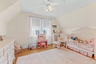 21 Hampton Ave, Albertson, NY 11507 - Photo 17