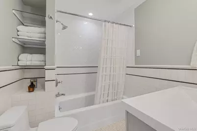 21 Hampton Avenue, Albertson, NY 11507 - Photo 19