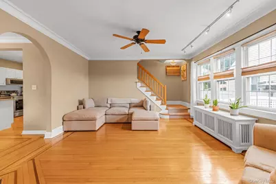 21 Hampton Avenue, Albertson, NY 11507 - Photo 5