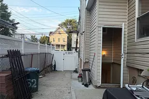 752 E 222nd St, Bronx, NY 10467 - Photo 9