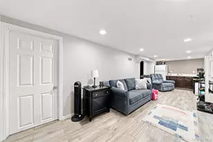 5 Talbot Ln, Selden, NY 11784 - Photo 33
