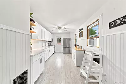 5 Talbot Lane, Selden, NY 11784 - Photo 9