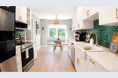 230 Pond View Lane, Smithtown, NY 11787 - Photo 5