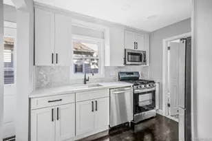 1 Hudson Ct, Lynbrook, NY 11563 - Photo 3