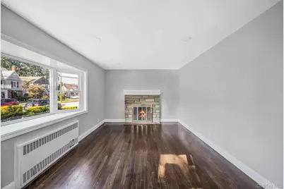 1 Hudson Court, Lynbrook, NY 11563 - Photo 9