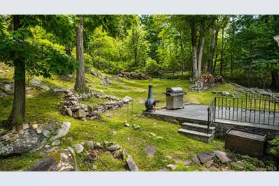 31 Pleasant Road, Lake Peekskill, NY 10537 - Photo 35