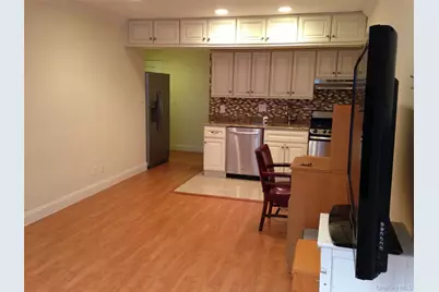 15 Canterbury #C-13, Great Neck, NY 11021 - Photo 7