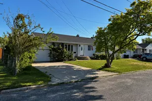 11 Franklin St, Brentwood, NY 11717 - Photo 5