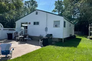 8 Durst Dr, Selden, NY 11784 - Photo 3