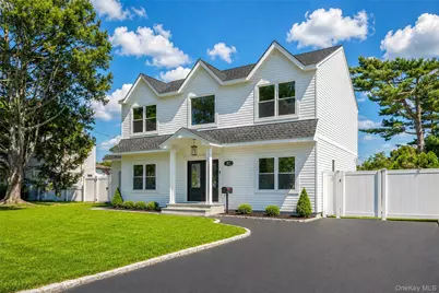 37 Gladstone Avenue, West Islip, NY 11795 - Photo 3