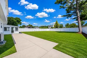 37 Gladstone Ave, West Islip, NY 11795 - Photo 25