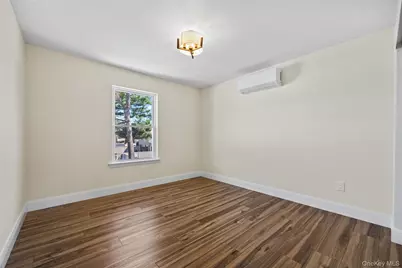 37 Gladstone Avenue, West Islip, NY 11795 - Photo 15