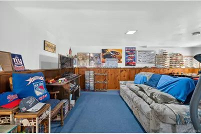 40 Elm Avenue, Farmingdale, NY 11735 - Photo 33