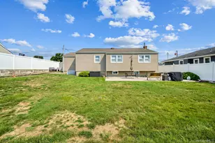 40 Elm Ave, Farmingdale, NY 11735 - Photo 7