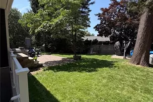 6 Raphael St, Huntington, NY 11746 - Photo 5