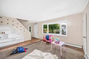 440 Clayton St, Central Islip, NY 11722 - Photo 5