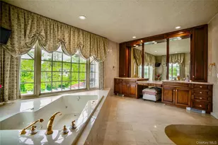17 Split Rock Dr, Great Neck, NY 11024 - Photo 25