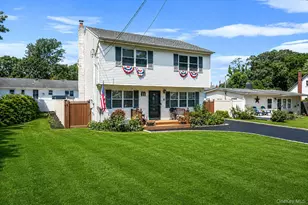 8 Halewood Dr, Shirley, NY 11967 - Photo 3