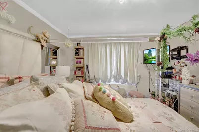 60-23 77th Place, Middle Village, NY 11379 - Photo 9