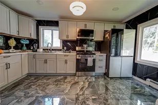 19 South Ln, Huntington, NY 11743 - Photo 9