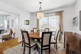 64 W Fenimore St, Valley Stream, NY 11580 - Photo 11