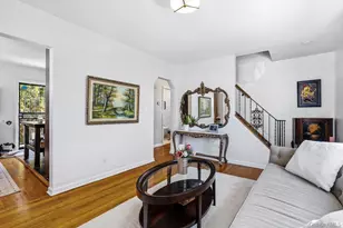 64 W Fenimore St, Valley Stream, NY 11580 - Photo 9
