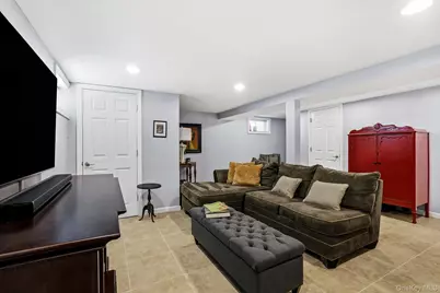 64 W Fenimore Street, Valley Stream, NY 11580 - Photo 27