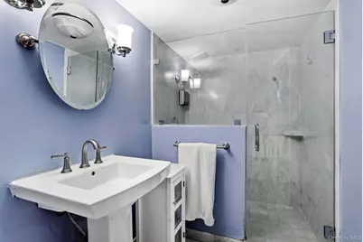 64 W Fenimore Street, Valley Stream, NY 11580 - Photo 31