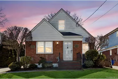 64 W Fenimore Street, Valley Stream, NY 11580 - Photo 3
