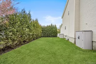 1 Fairway Dr, Old Bethpage, NY 11804 - Photo 19